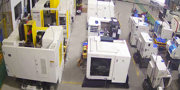 巨偉鈦業(yè)專注于鈦合金方塊、鈦合金餅、鈦合金環(huán)、鈦合金法蘭等鈦鍛件的研究及生產(chǎn)，產(chǎn)品性能穩(wěn)定，應(yīng)用廣泛。